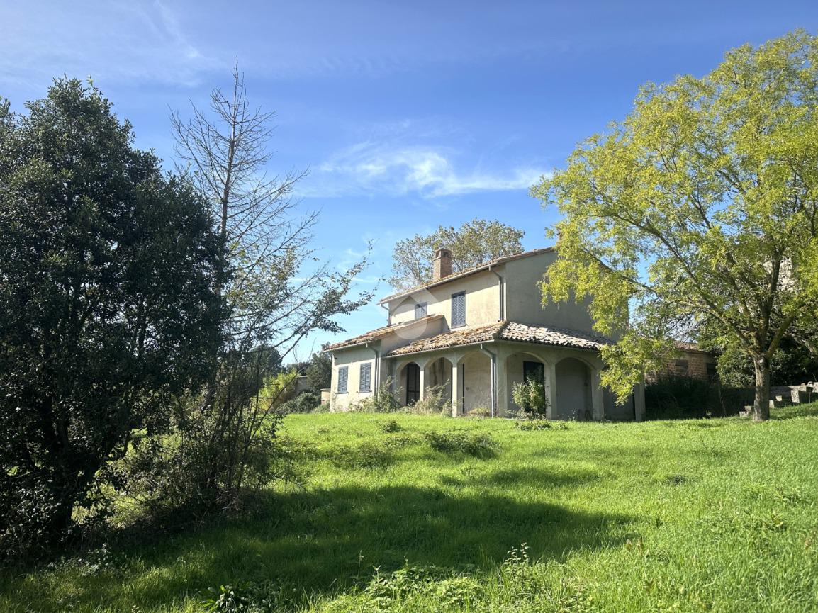 VILLA VENDITA MONTECASTRILLI