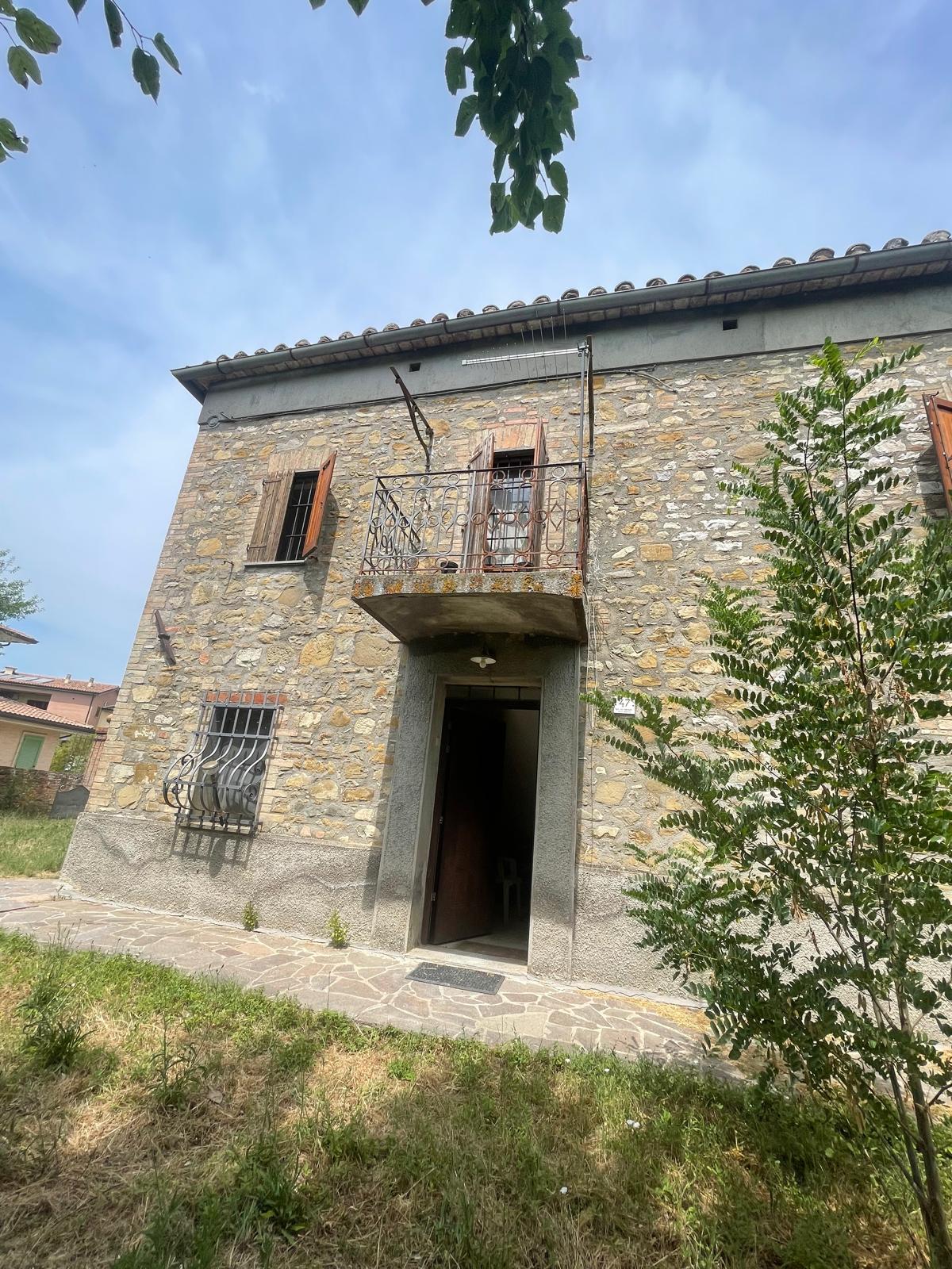 CASA INDIPENDENTE VENDITA PERUGIA COLLE UMBERTO