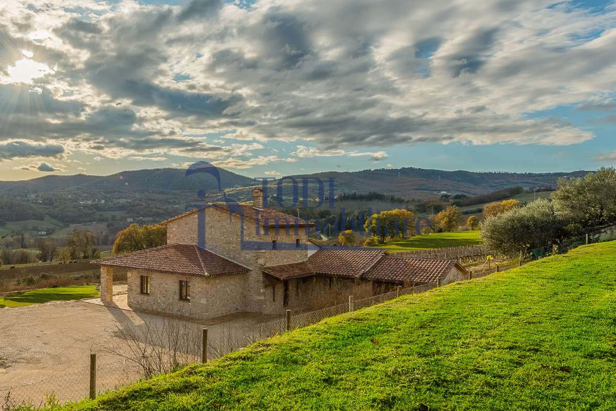 VILLA VENDITA TODI