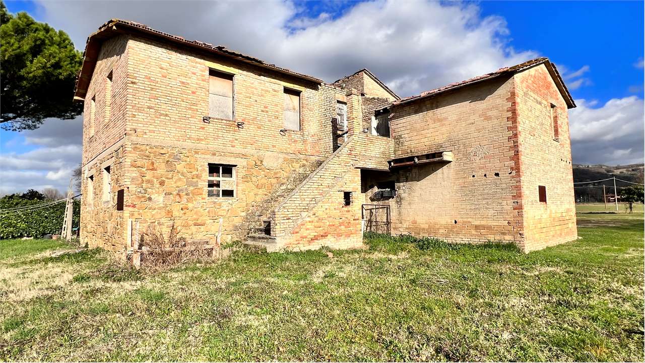 RUSTICO - CASALE VENDITA ASSISI