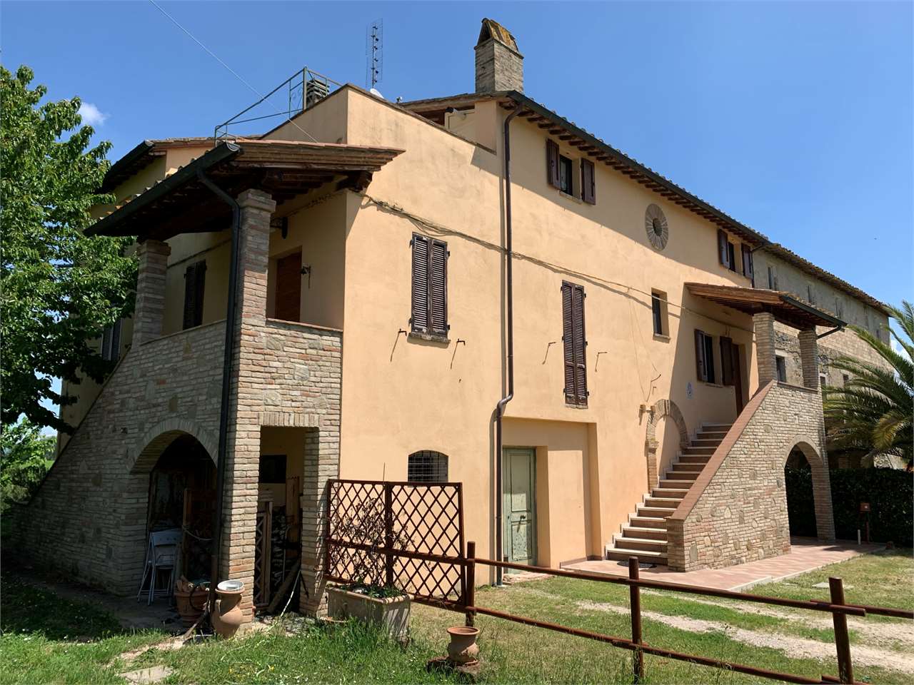 VILLA PORZIONE VENDITA TORGIANO