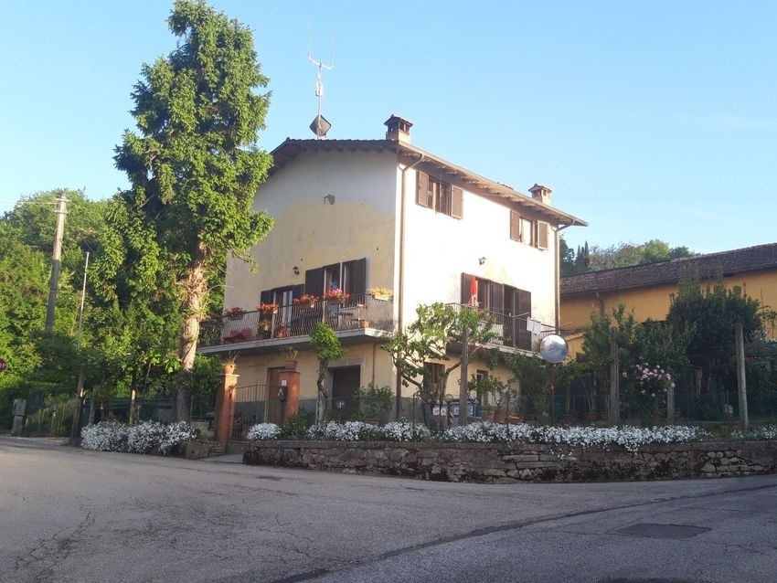 CASA INDIPENDENTE VENDITA PERUGIA PONTE RIO