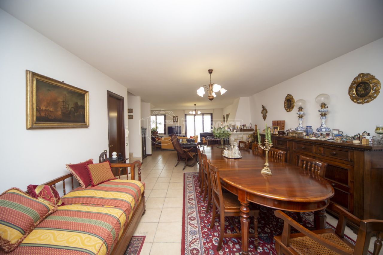 VILLA A SCHIERA VENDITA PERUGIA MONTELAGUARDIA