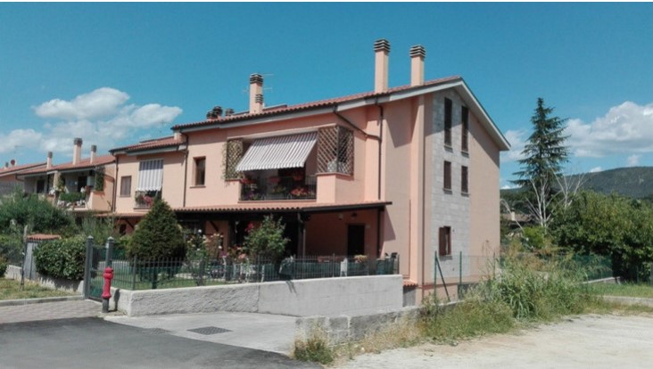 VILLA A SCHIERA VENDITA TERNI