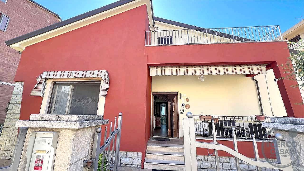VILLA VENDITA BASTIA UMBRA · foto 24