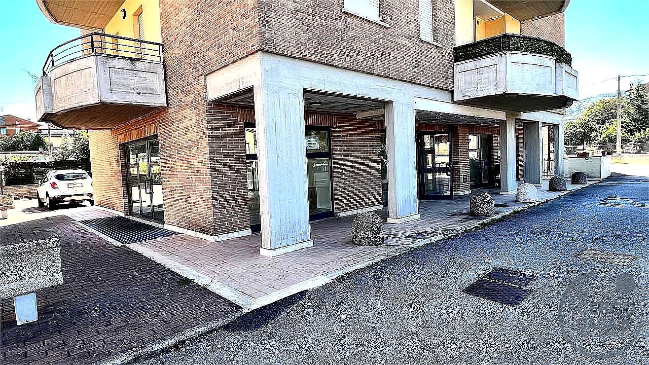 NEGOZIO VENDITA MARSCIANO · foto 1