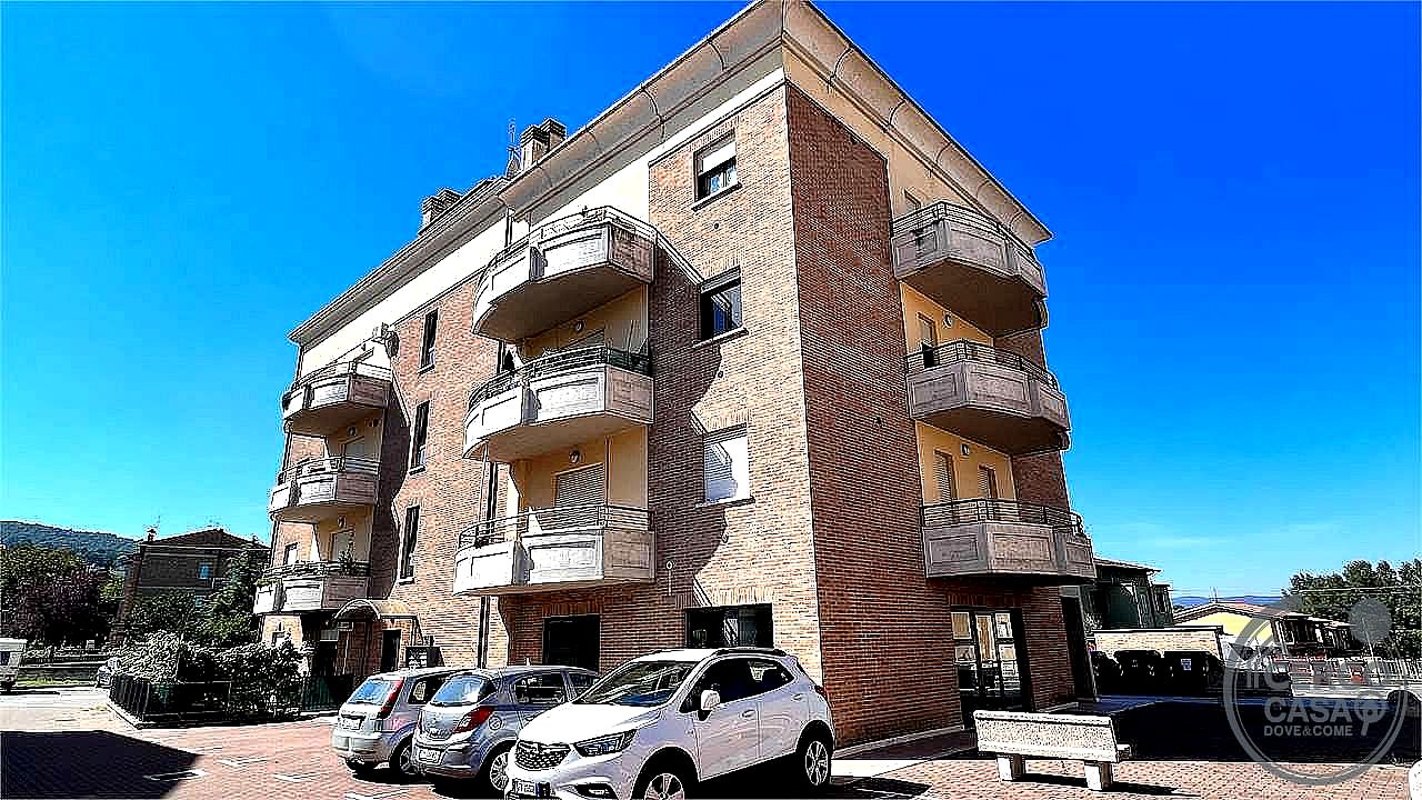NEGOZIO VENDITA MARSCIANO · foto 3