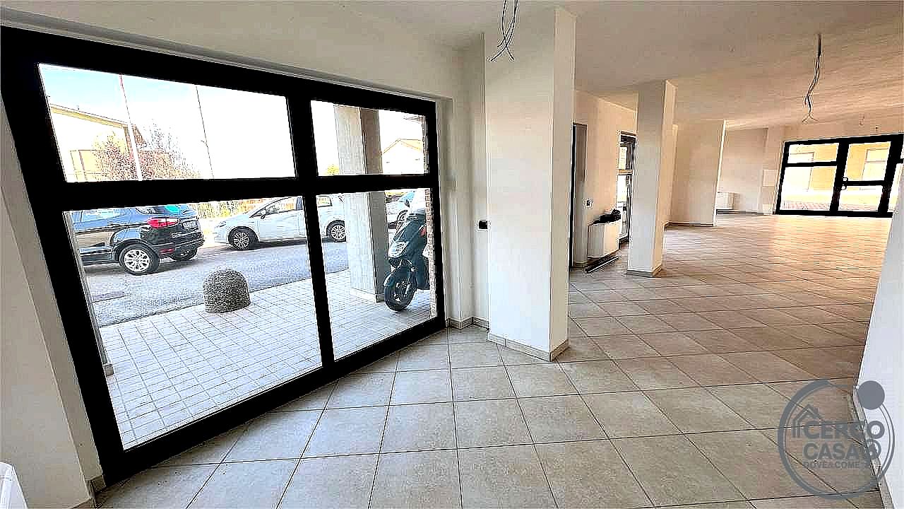 NEGOZIO VENDITA MARSCIANO · foto 10