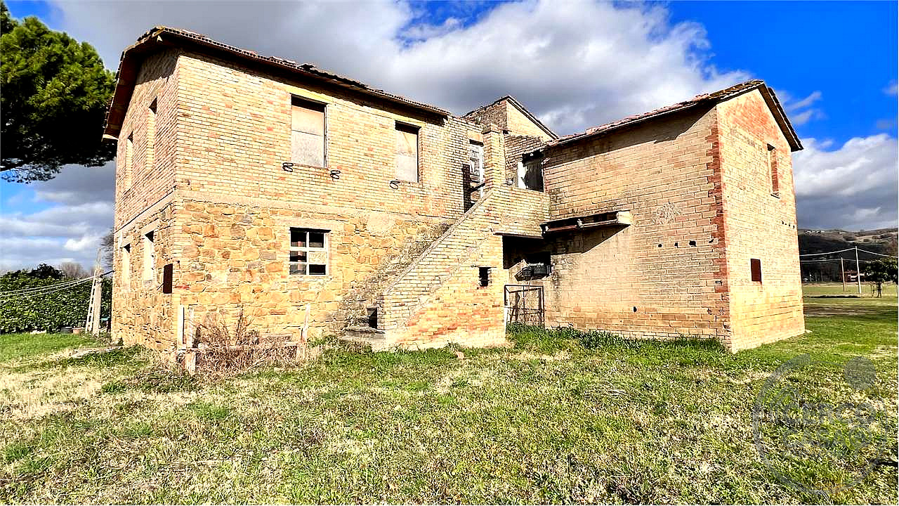 CASOLARE DA RISTRUTTURARE IN COMUNE DI ASSISI