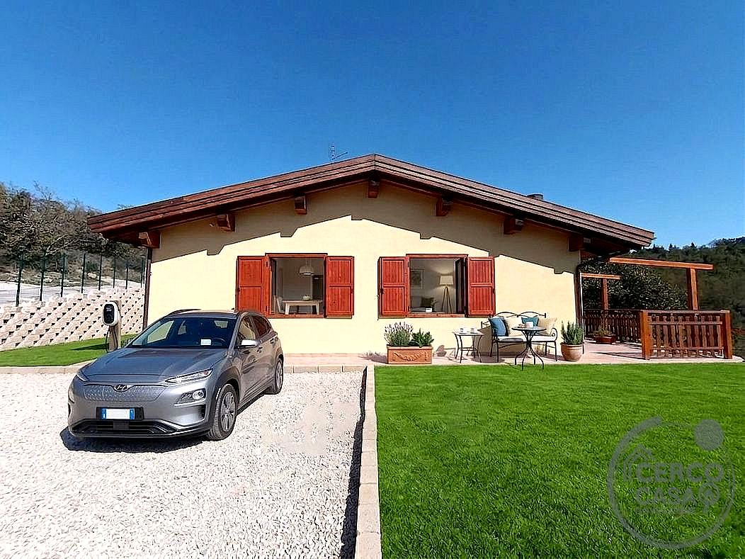 VILLA VENDITA MAGIONE
