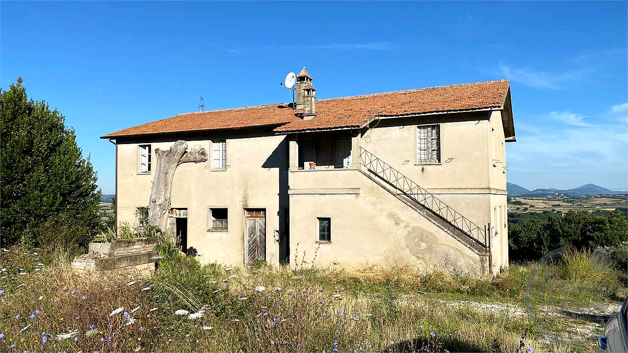 casale in comune di Assisi