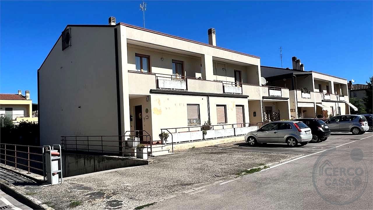 QUADRILOCALE CON AMPIO TERRAZZO IN QUADRIFAMILIARE