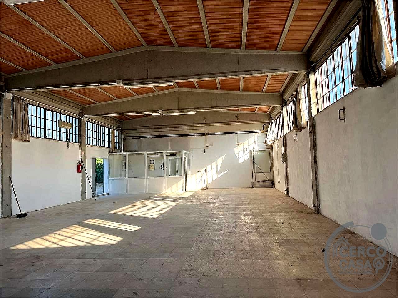 CAPANNONE AFFITTO CITTÀ DI CASTELLO · foto 12