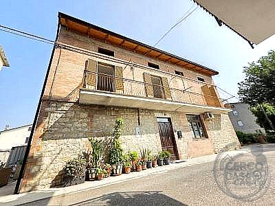 MAGAZZINO VENDITA PERUGIA · foto 10