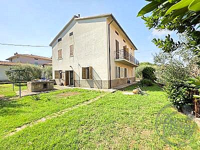 MAGAZZINO VENDITA PERUGIA · foto 11