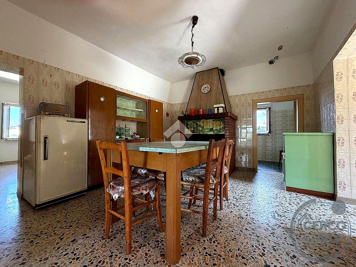 PORZIONE DI CASA VENDITA MONTECASTRILLI