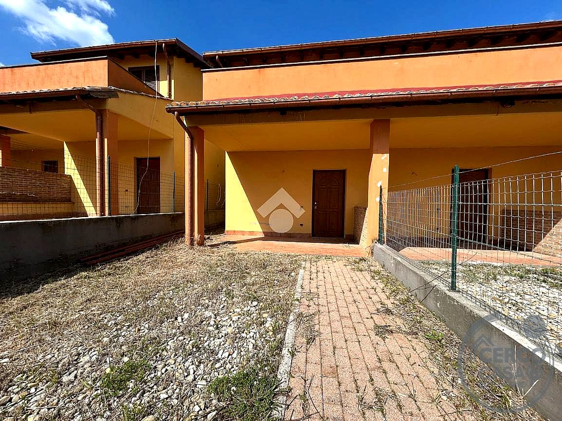 VILLA A SCHIERA VENDITA MONTECASTRILLI