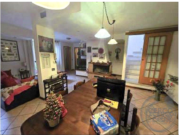 VILLA A SCHIERA VENDITA TERNI BORGO RIVO