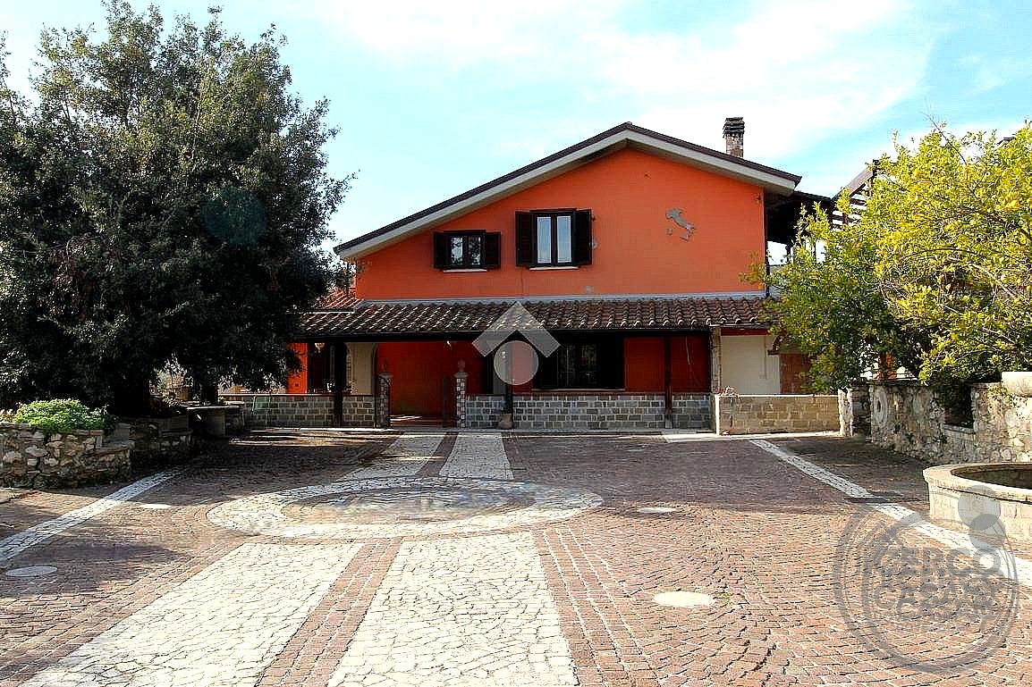 VILLA VENDITA TERNI PIEDIMONTE · foto 2