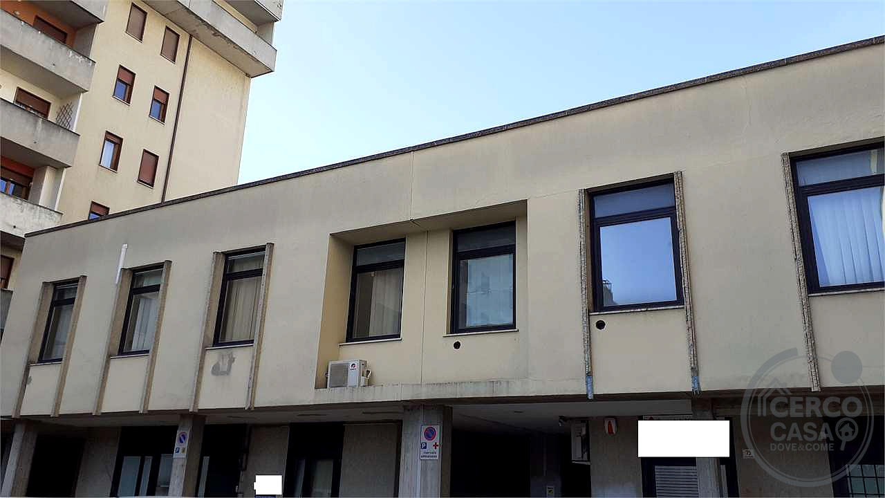 Perugia Ponte San Giovanni ufficio a reddito 6,6%