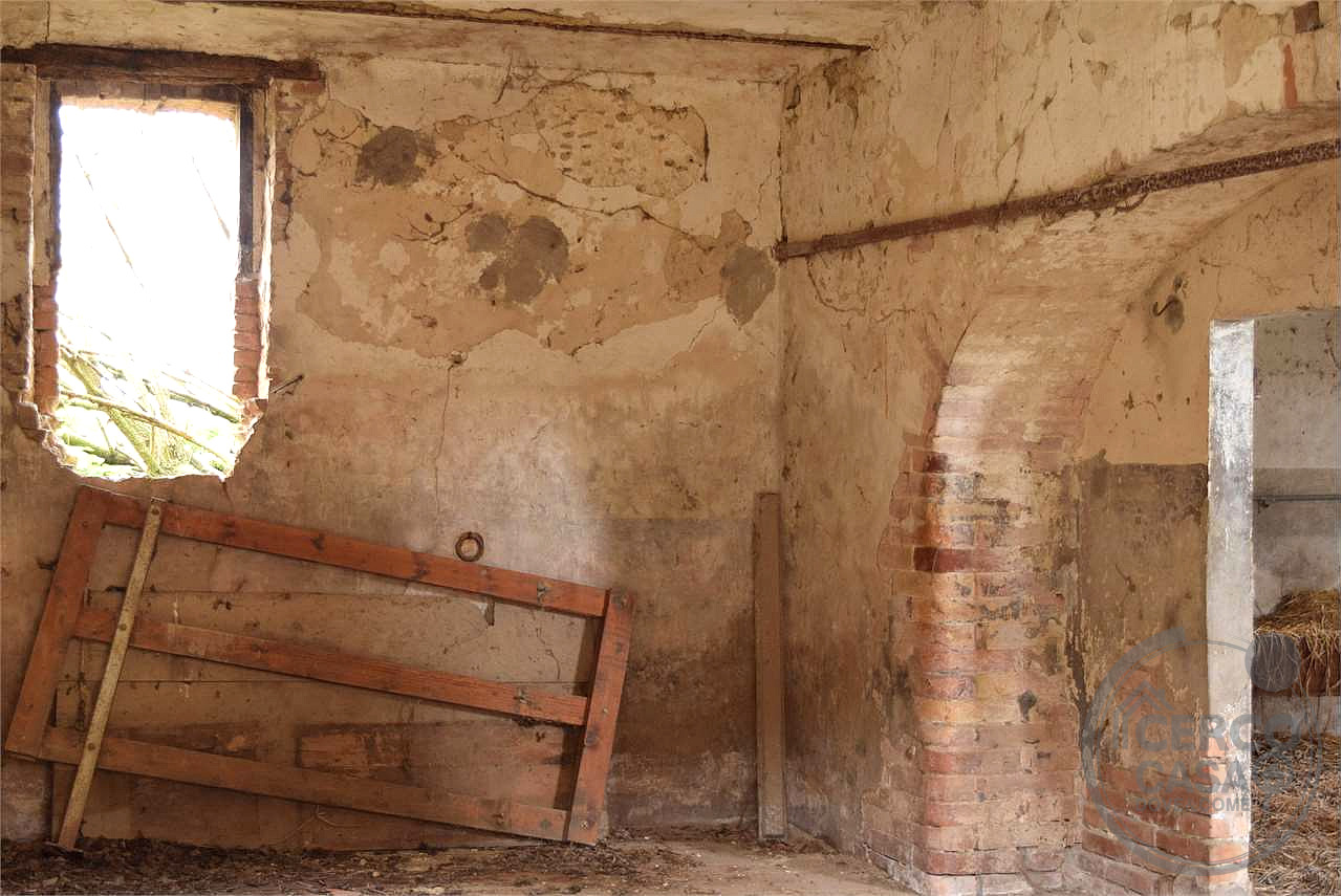 Marsciano casale da ristrutturare collinare panoramico
