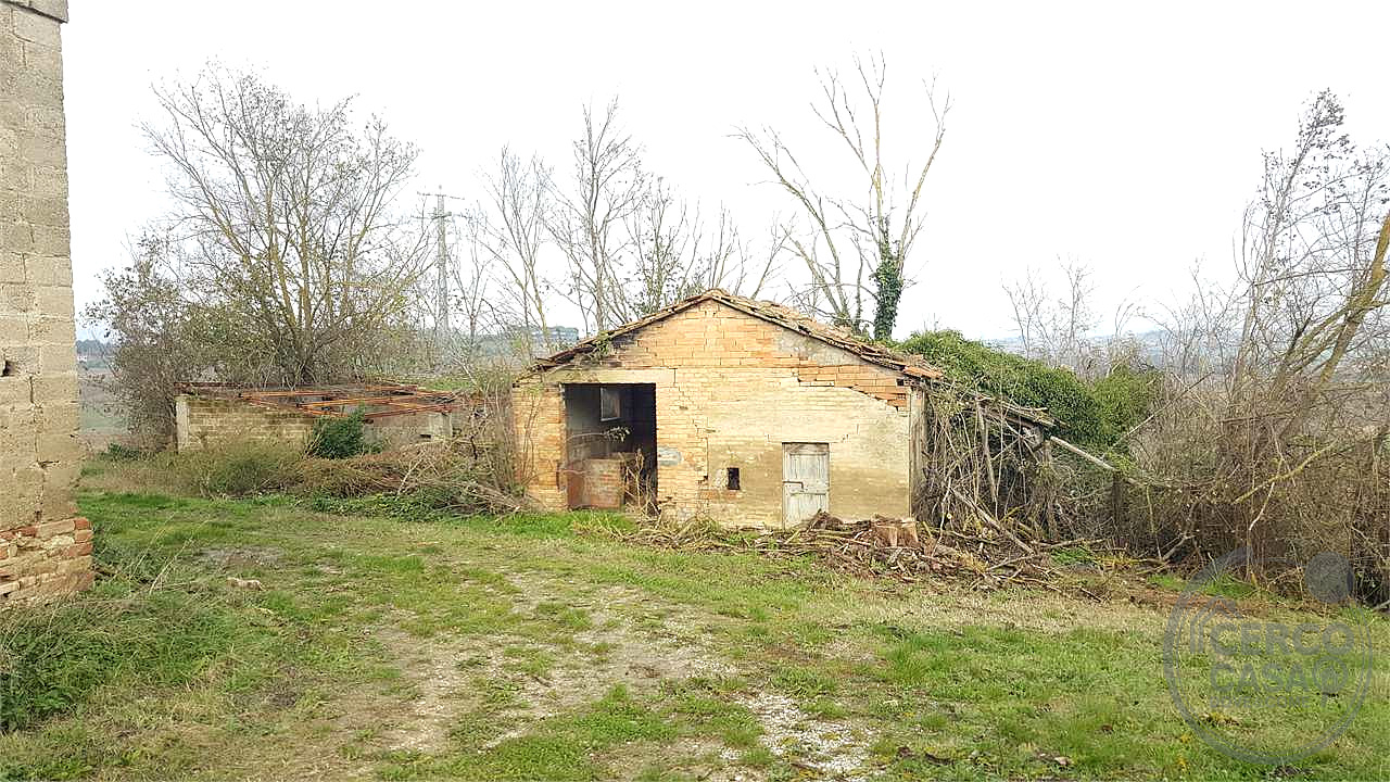 Marsciano casale da ristrutturare collinare panoramico