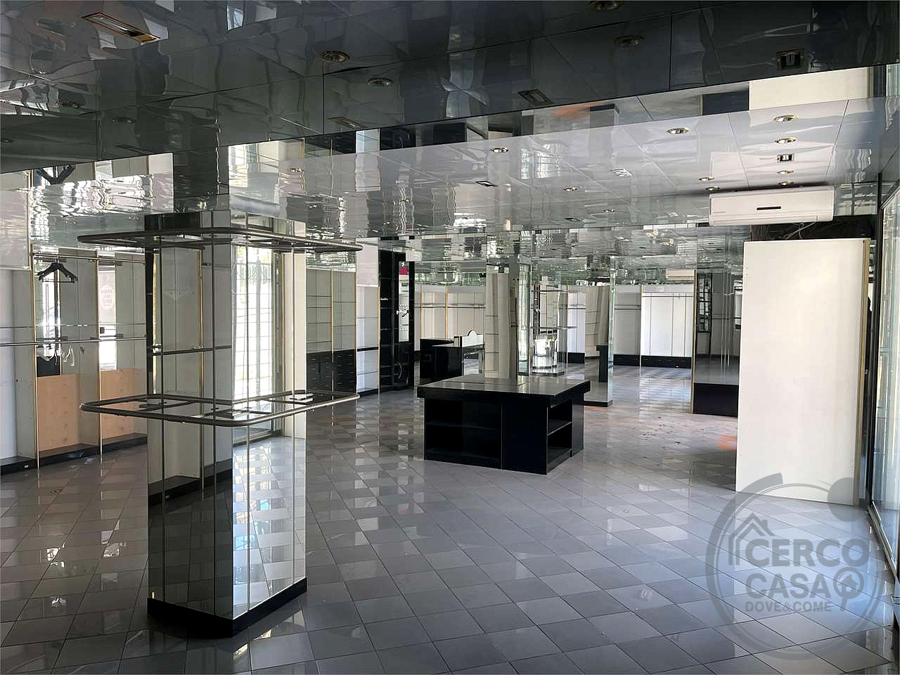 Locale Commerciale