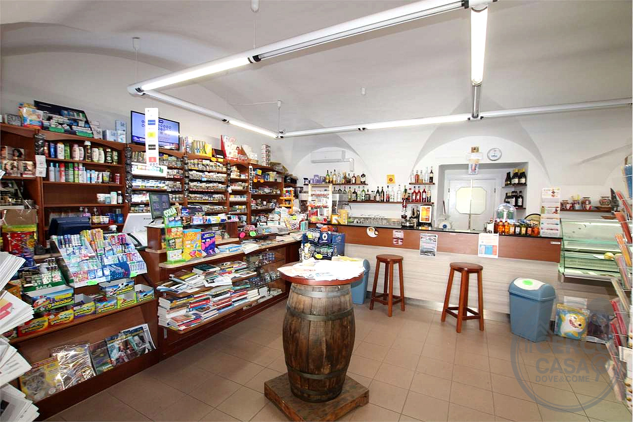 Vendesi/Cedesi attività commerciale Bar Tabacchi