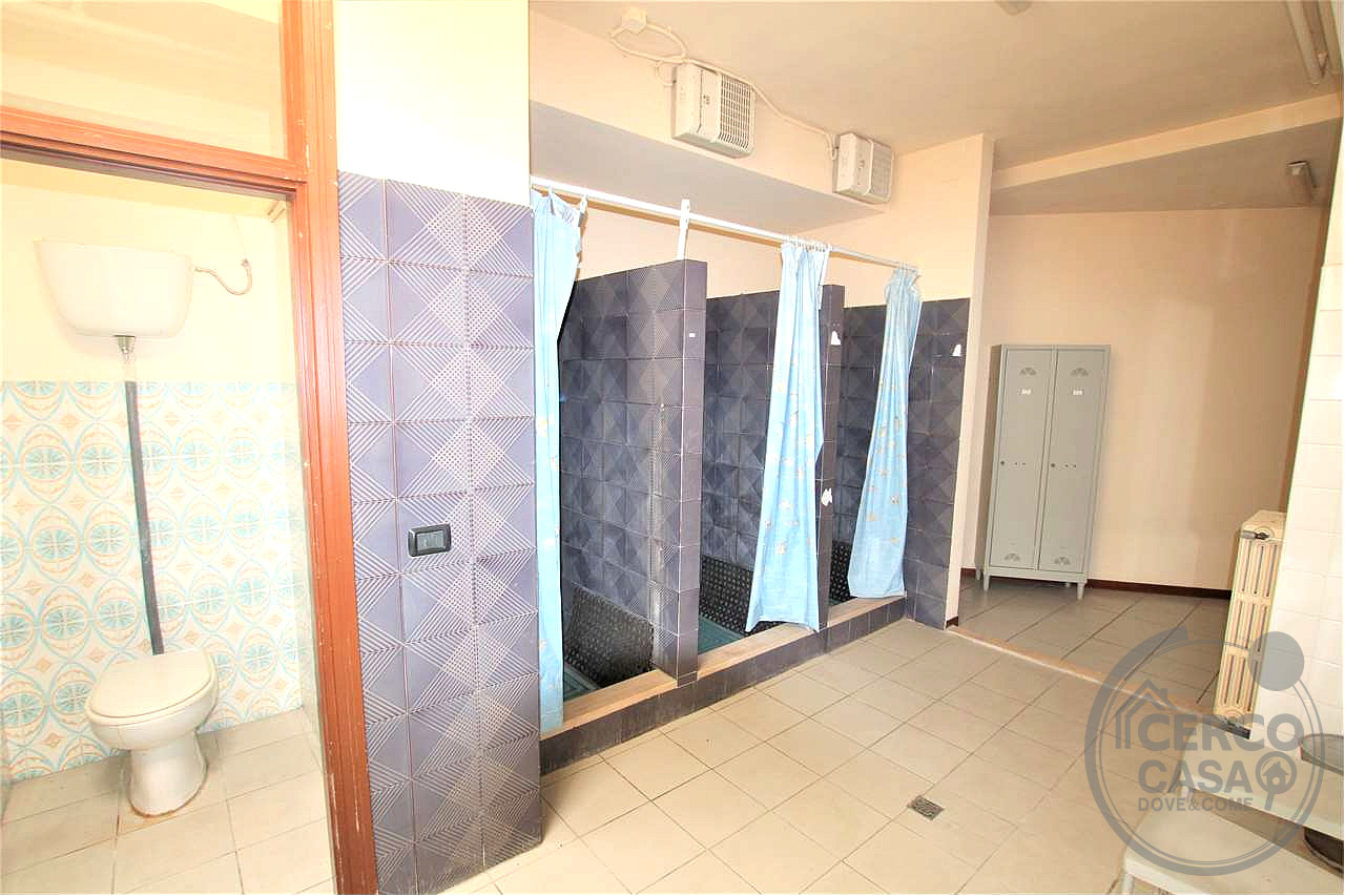 Locale commerciale 300 mq.