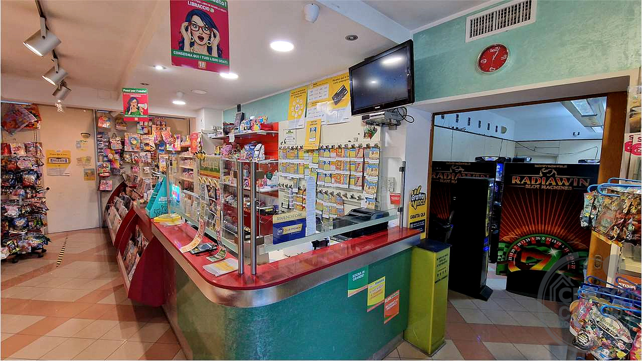 Vendesi attività di ricevitoria edicola slot.