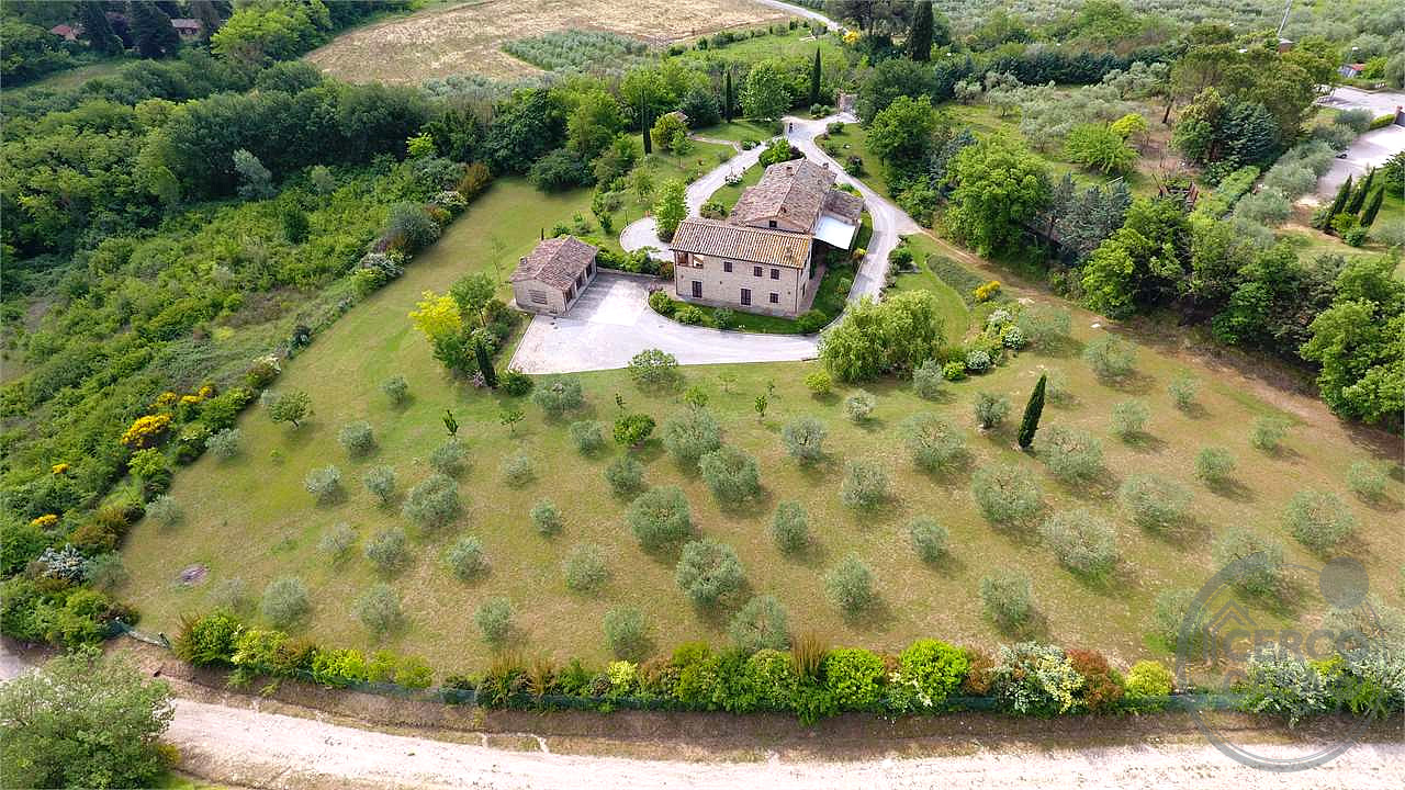 Perugia Rustico Casale finemente ristrutturato