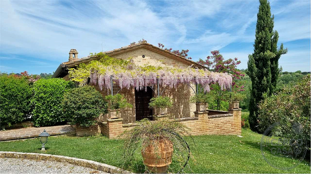 Perugia Rustico Casale finemente ristrutturato