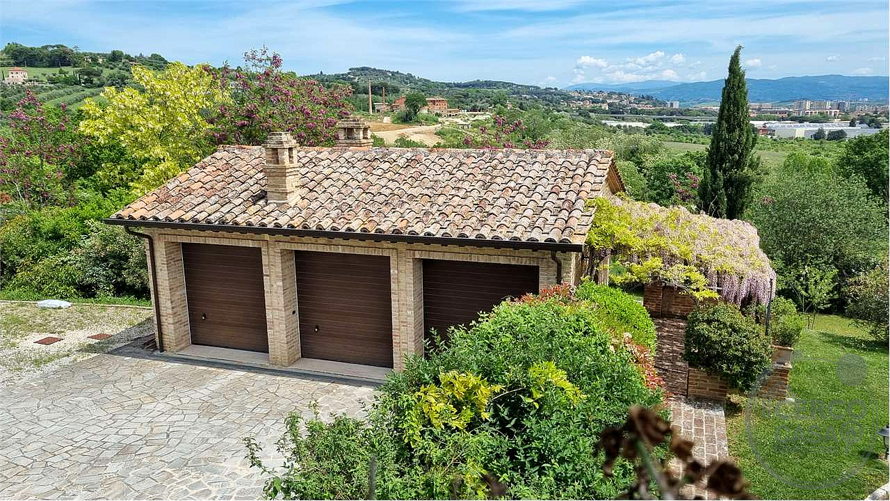 Perugia Rustico Casale finemente ristrutturato