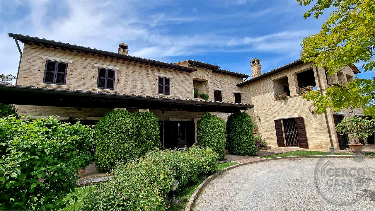 Perugia Rustico Casale finemente ristrutturato