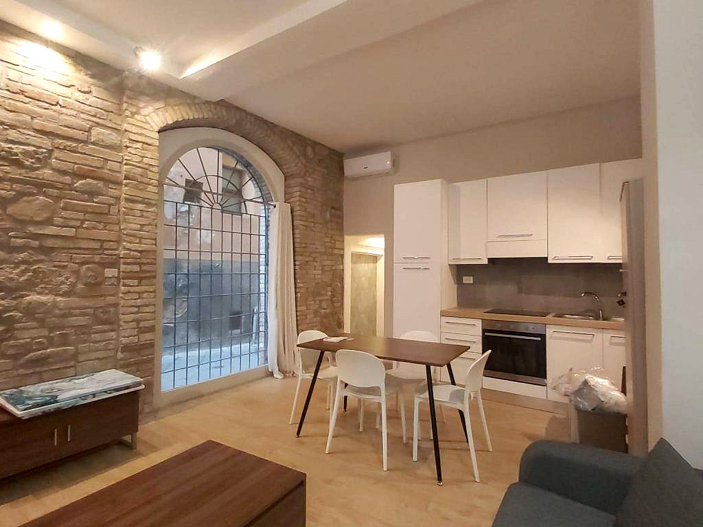 Appartamento in vendita a Centro Storico