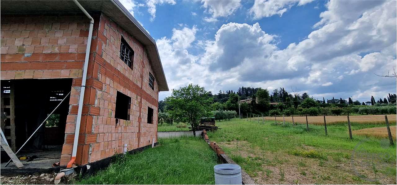 San Biagio della Valle, annesso agricolo e terra
