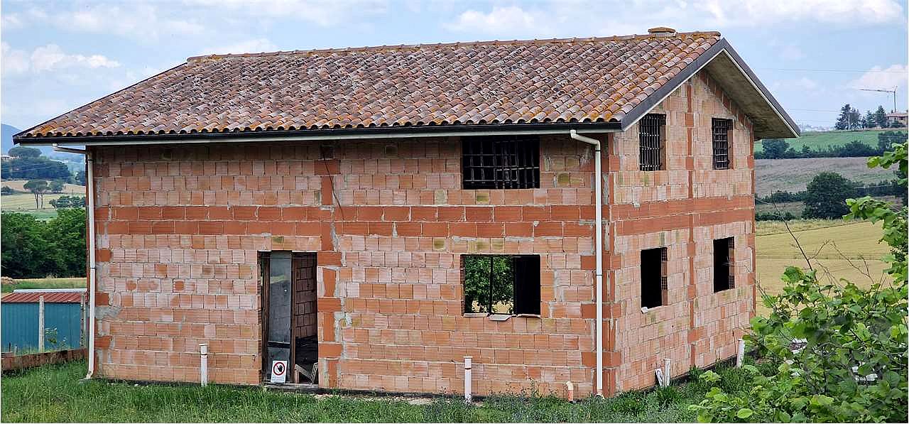 San Biagio della Valle, annesso agricolo e terra