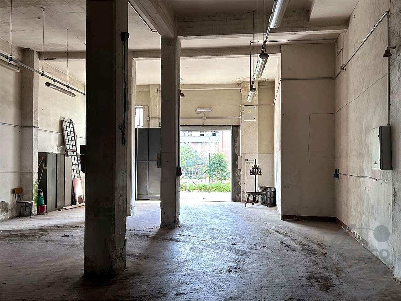 PERUGIA - Elce affittiamo laboratorio 180 mq