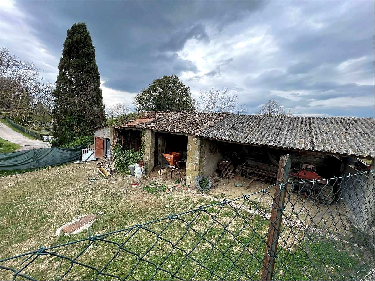 Casale con terreno