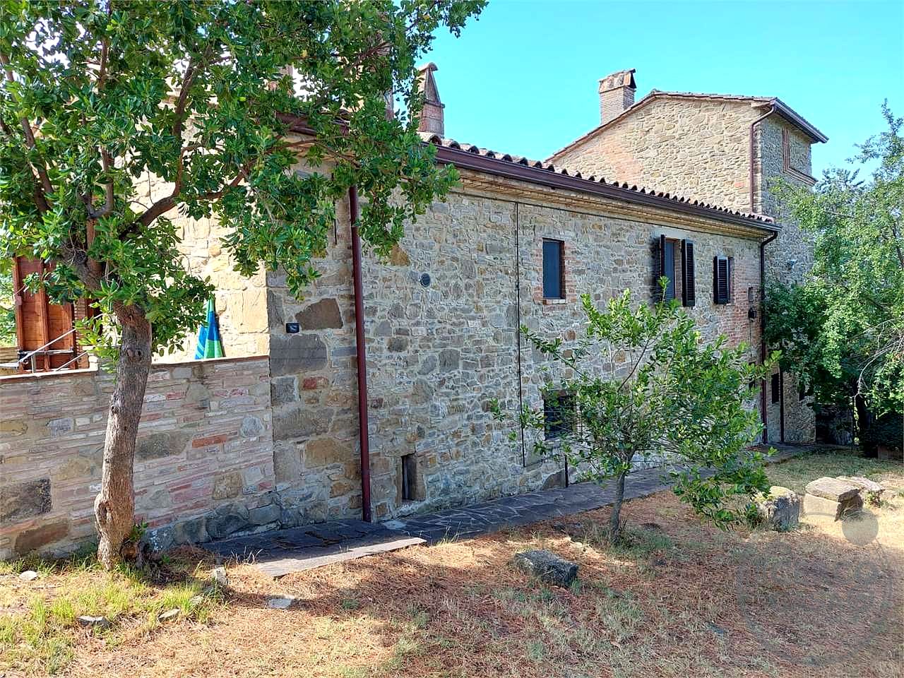 Casale in pietra ristrutturato