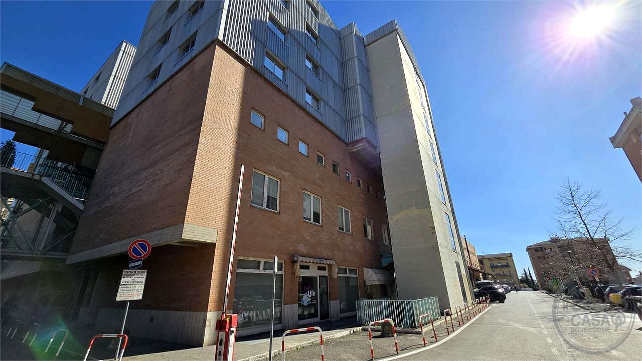 Vendesi attività commerciale OTTICA Perugia