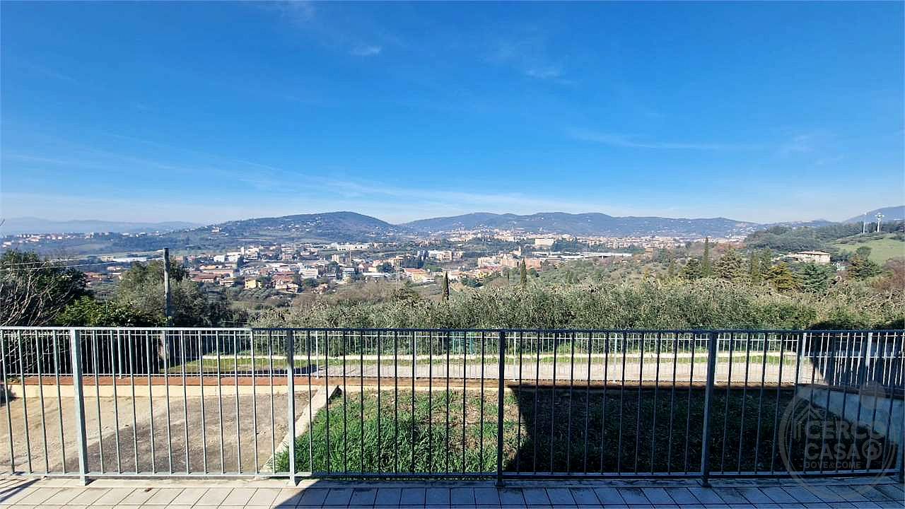 Prepo appartamento in villa con giardino.