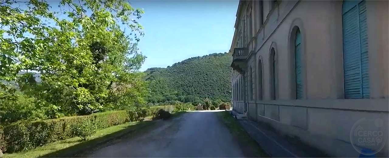 ITALIA – UMBRIA VILLA STORICA CON PARCO DI 43 ha