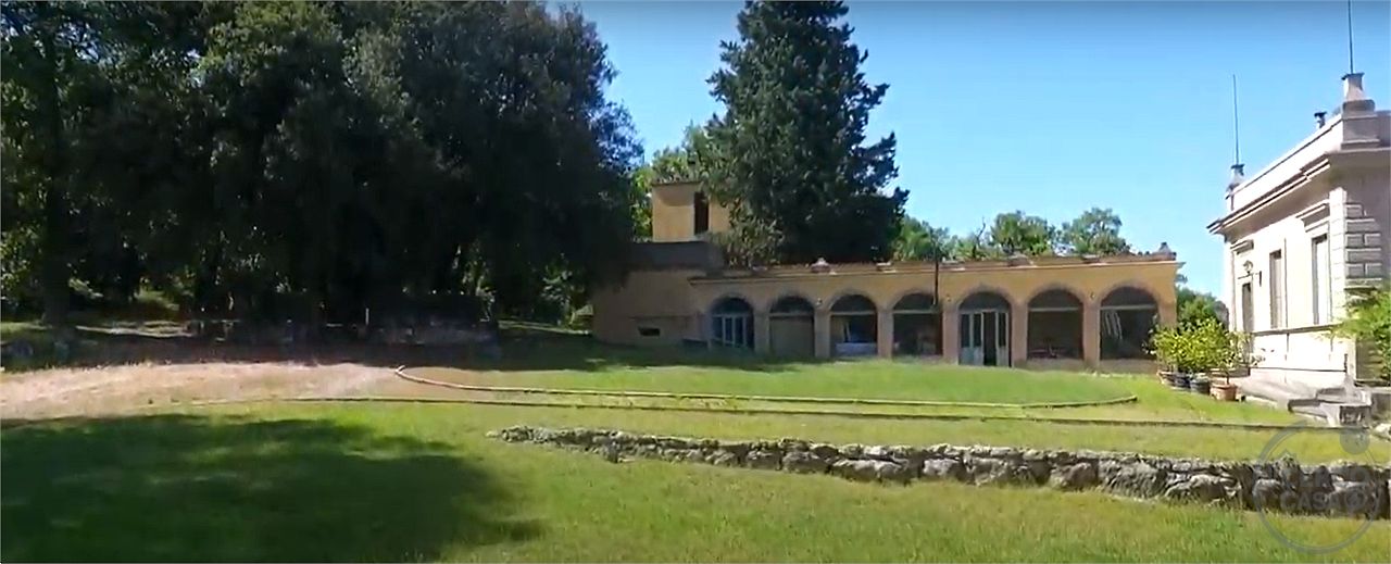 ITALIA – UMBRIA VILLA STORICA CON PARCO DI 43 ha