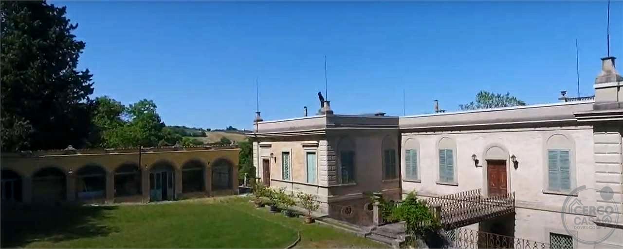 ITALIA – UMBRIA VILLA STORICA CON PARCO DI 43 ha