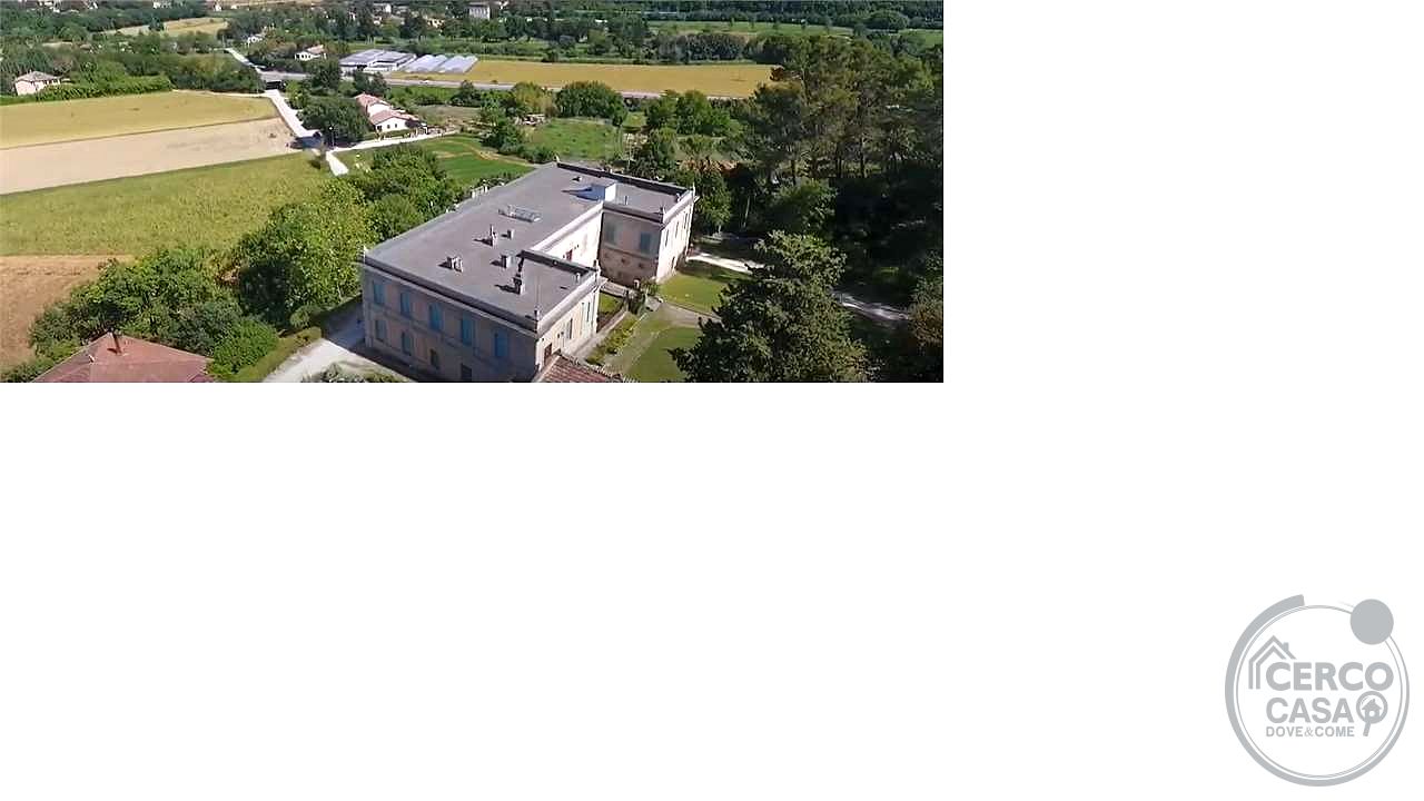 ITALIA – UMBRIA VILLA STORICA CON PARCO DI 43 ha