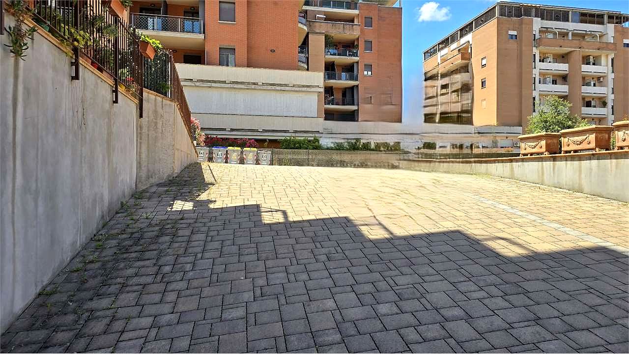 Garage in vendita in via Tuscania