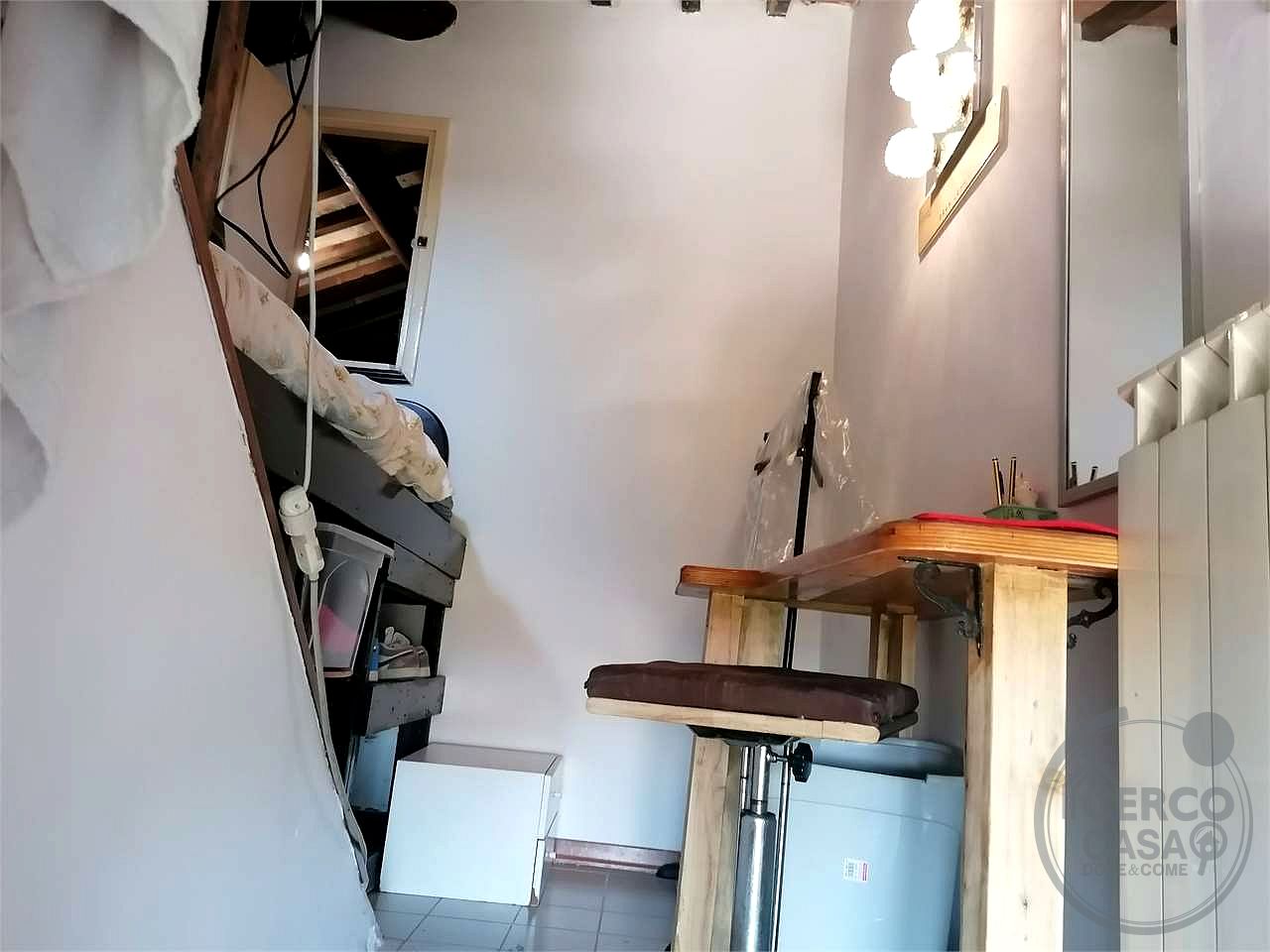 Con una superficie di 140mq commerciali e composto