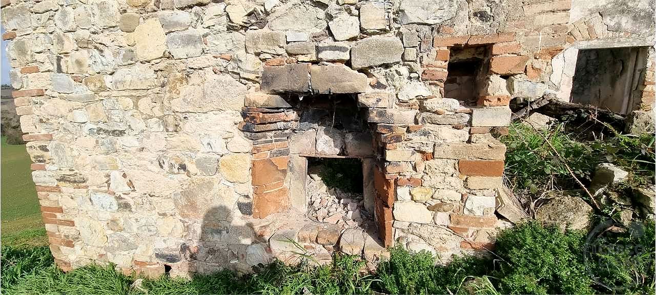 Casale da Ristrutturare a Todi