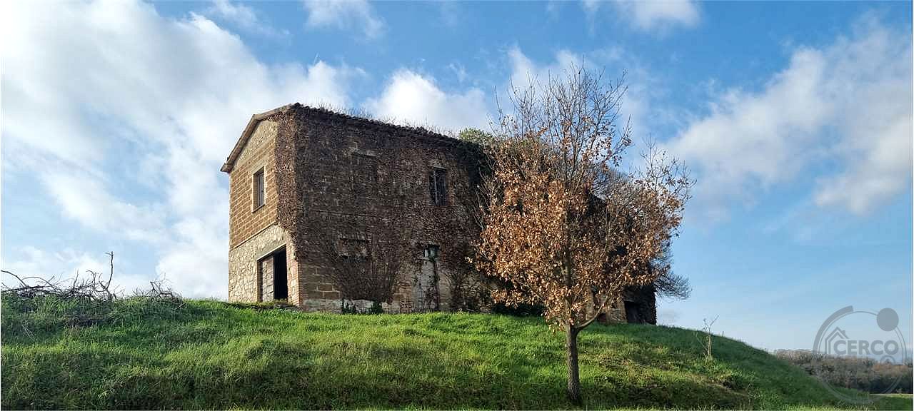 Casale da Ristrutturare a Todi